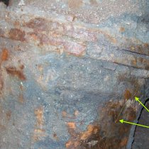 Skorodowana i nieszczelna rura Skorodowana i nieszczelna rura