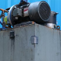 Naprawa wanny olejowej ciężkiego wyposażenia z użyciem materiału Belzona 1212 Naprawa wanny olejowej ciężkiego wyposażenia z użyciem materiału Belzona 1212