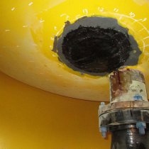 Ostatni etap naprawy — nałożenie łaty Belzona SuperWrap II Ostatni etap naprawy — nałożenie łaty Belzona SuperWrap II