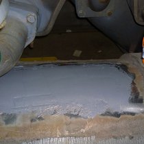 Uszkodzony pod wpływem korozji obszar odbudowany z użyciem materiału Belzona 1212 Uszkodzony pod wpływem korozji obszar odbudowany z użyciem materiału Belzona 1212