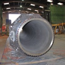 Keson wymagający wewnętrznego zabezpieczenia przed korozją — po piaskowaniu Keson wymagający wewnętrznego zabezpieczenia przed korozją — po piaskowaniu