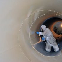 Nakładanie wykładziny w toku Nakładanie wykładziny w toku