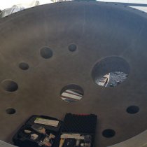 Pokrywa reaktora w zakładzie chemicznym wymagająca zabezpieczenia Pokrywa reaktora w zakładzie chemicznym wymagająca zabezpieczenia