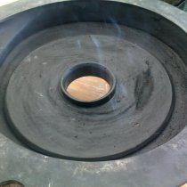 Uszkodzona wykładzina gumowa Uszkodzona wykładzina gumowa