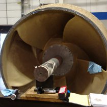 Wirnik napędzany uszkodzony pod wpływem kawitacji Wirnik napędzany uszkodzony pod wpływem kawitacji