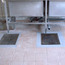 Płytki naprawione z użyciem materiału Belzona 4111 (Magma-Quartz) Płytki naprawione z użyciem materiału Belzona 4111 (Magma-Quartz)