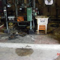 Wycieki kwasu spowodowały uszkodzenia w strefie obróbki chemicznej Wycieki kwasu spowodowały uszkodzenia w strefie obróbki chemicznej