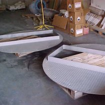 Nowo wyprodukowane stalowe blachy ryflowane wymagające zabezpieczenia przed kwasami Nowo wyprodukowane stalowe blachy ryflowane wymagające zabezpieczenia przed kwasami