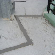 Zakończona naprawa szczeliny z użyciem materiału Belzona 4521 (Magma-Flex Fluid) Zakończona naprawa szczeliny z użyciem materiału Belzona 4521 (Magma-Flex Fluid)