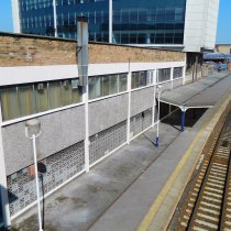 Ściana betonowa zabezpieczona przed przyszłymi uszkodzeniami z użyciem materiału Belzona 5151 (Hi-Build Cladding) Ściana betonowa zabezpieczona przed przyszłymi uszkodzeniami z użyciem materiału Belzona 5151 (Hi-Build Cladding)