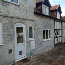 Uszkodzenia ścian budynku farmy umożliwiały penetrację jego konstrukcji przez wodę Uszkodzenia ścian budynku farmy umożliwiały penetrację jego konstrukcji przez wodę