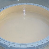 Pokrywa tylna wymiennika ciepła z powłoką Belzona 5811 (Immersion Grade) zapewniającą trwałe zabezpieczenie przed korozją Pokrywa tylna wymiennika ciepła z powłoką Belzona 5811 (Immersion Grade) zapewniającą trwałe zabezpieczenie przed korozją