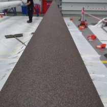 Powłoka Belzona 5892 z naniesionym kruszywem Belzona 9211 w celu eliminacji dalszego piaskowania Powłoka Belzona 5892 z naniesionym kruszywem Belzona 9211 w celu eliminacji dalszego piaskowania