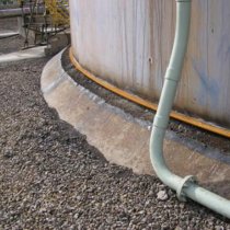 Uszkodzenia podstawy zbiornika powodujące przenikanie wody Uszkodzenia podstawy zbiornika powodujące przenikanie wody