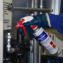 Demontaż zatartych elementów, takich jak nakrętki i śruby Demontaż zatartych elementów, takich jak nakrętki i śruby