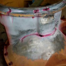 Pęknięcia przekładni zaznaczone na czerwono