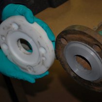 Usuwanie formy powierzchni przylgowej kołnierza Usuwanie formy powierzchni przylgowej kołnierza