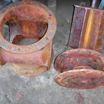 Uszkodzenia korozyjne stojana i den sitowych pompy próżniowej