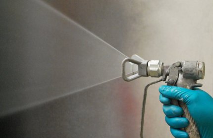 Aplikacja materiału Belzona 1523 metodą gorącego natrysku bezpowietrznego