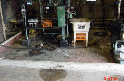 Wycieki kwasu spowodowały uszkodzenia w strefie obróbki chemicznej